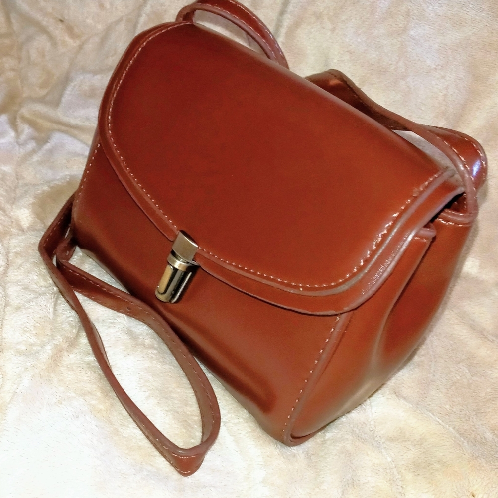 Small but Beautiful cross body!